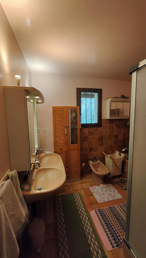 Chambre Dans Villa Le Chaffaut-Saint-Jurson Extérieur photo